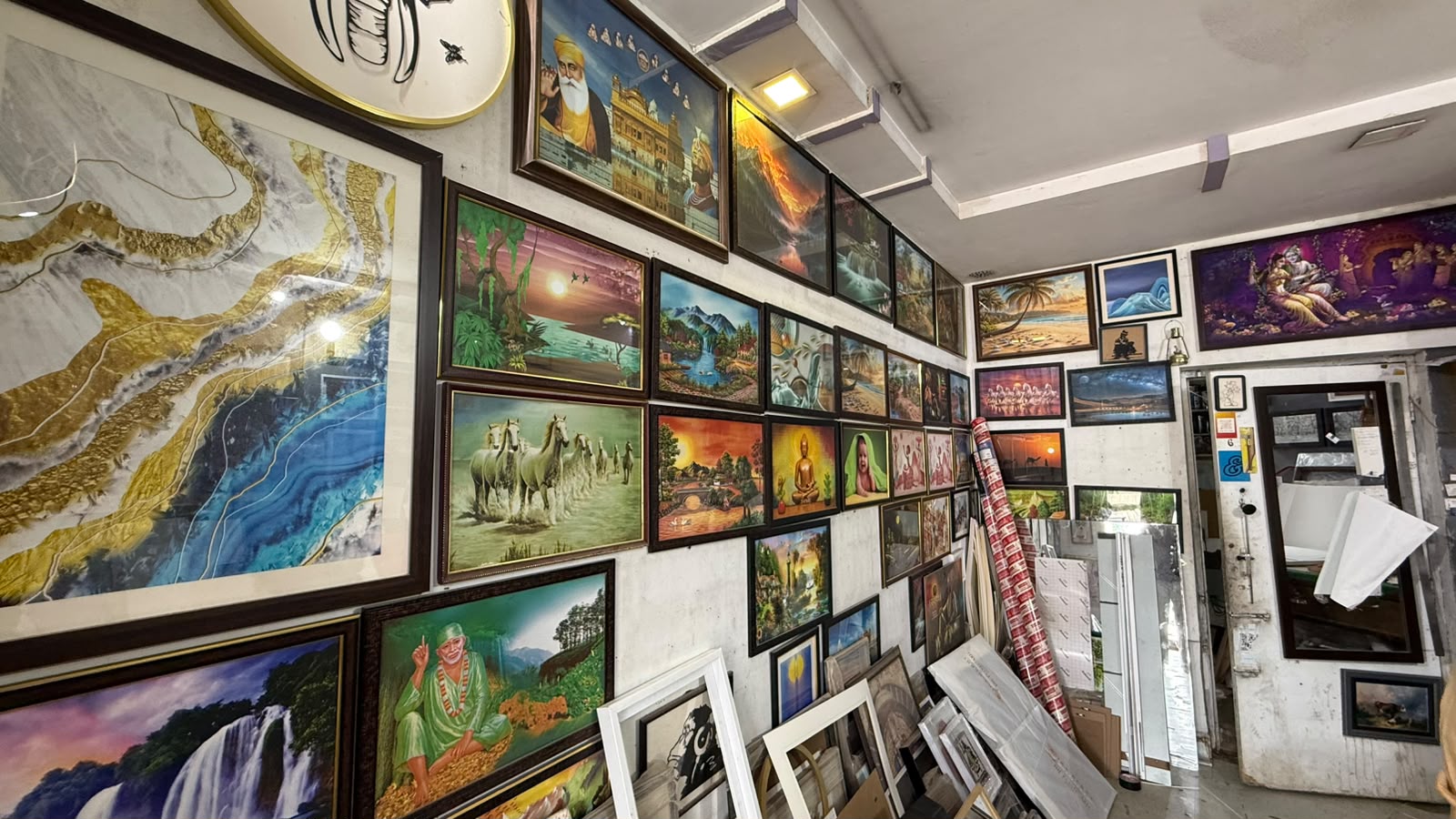 Traditional & Premium Wooden Frames